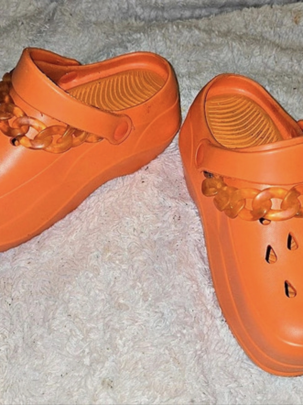 Jibbitz Orange Chain Clogs US 6
